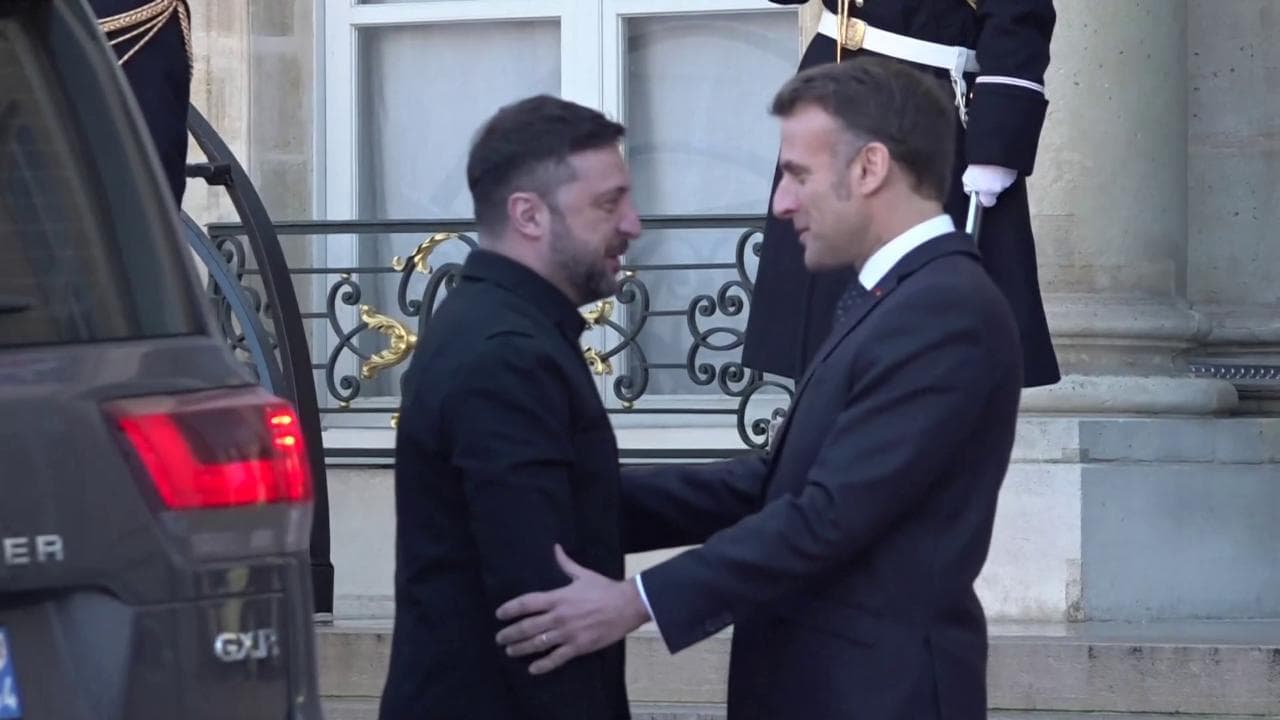 Parigi, si riunisce la coalizione dei volenterosi: Macron accoglie Zelensky