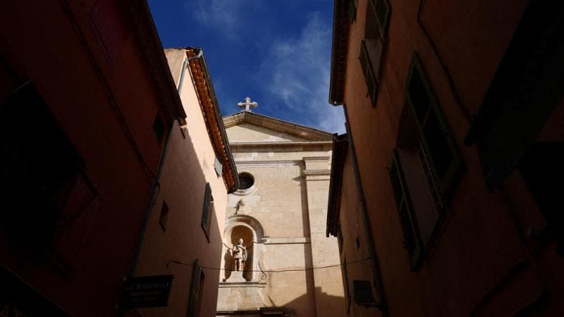 Una vista della chiesa di Notre-Dame de l'Assomption dove si svolgeranno i funerali di BB