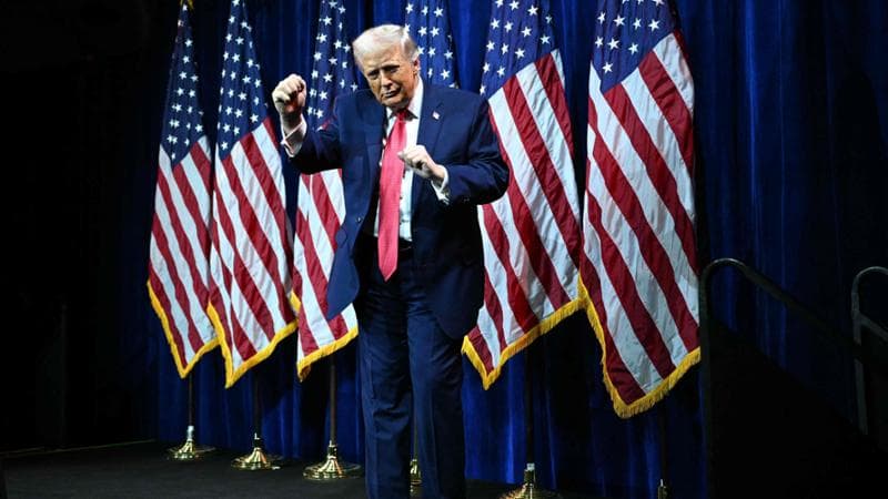 Trump allontana il voto in Venezuela: “Comando io”. Accuse ridotte a Maduro sui narcos