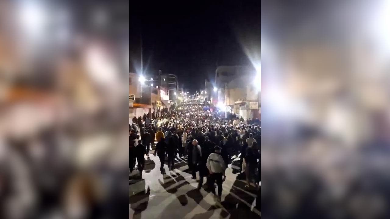 Iran: migliaia in piazza per protestare contro la crisi economica e il regime di Khamenei