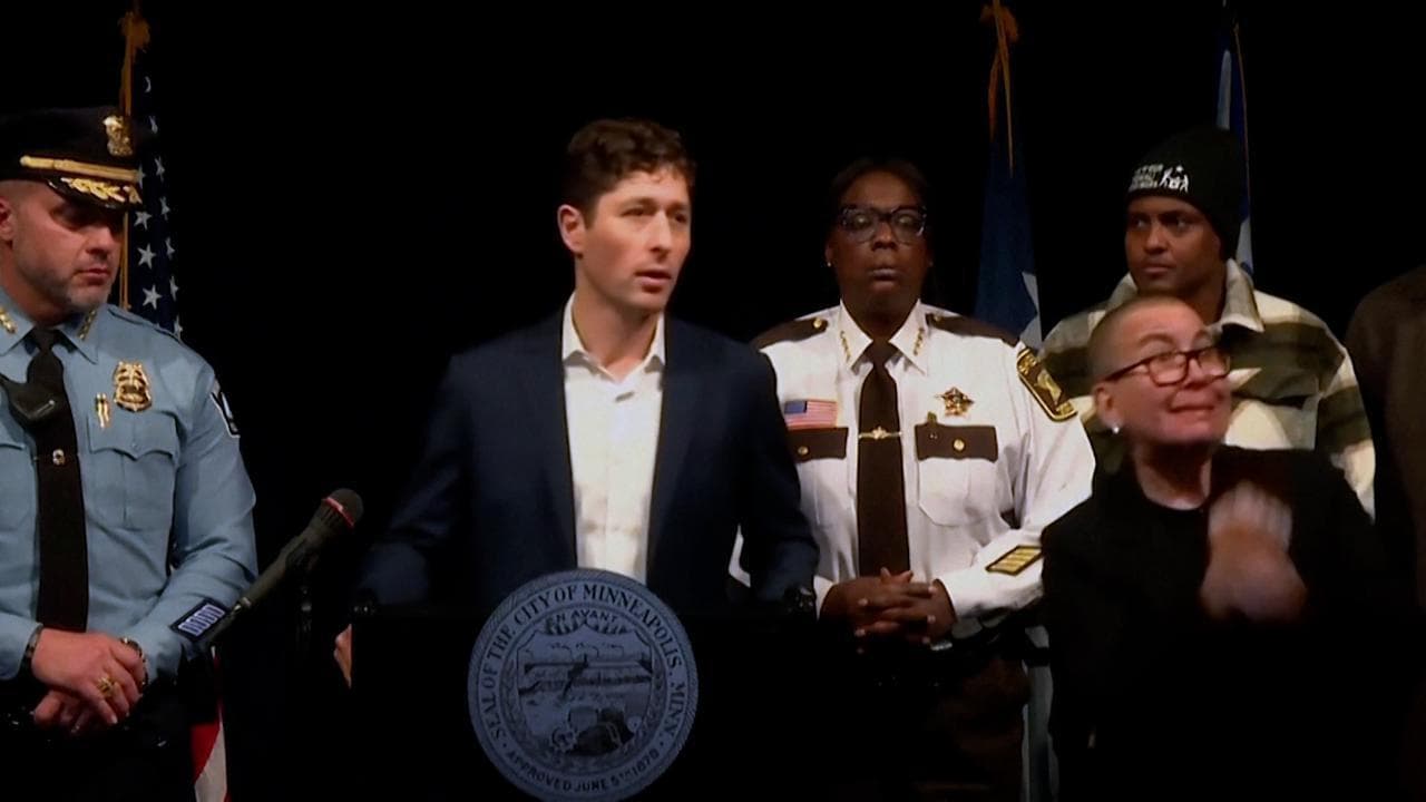 Minneapolis, l'attacco del sindaco all'ICE: "Fuori dai co****ni da questa città"