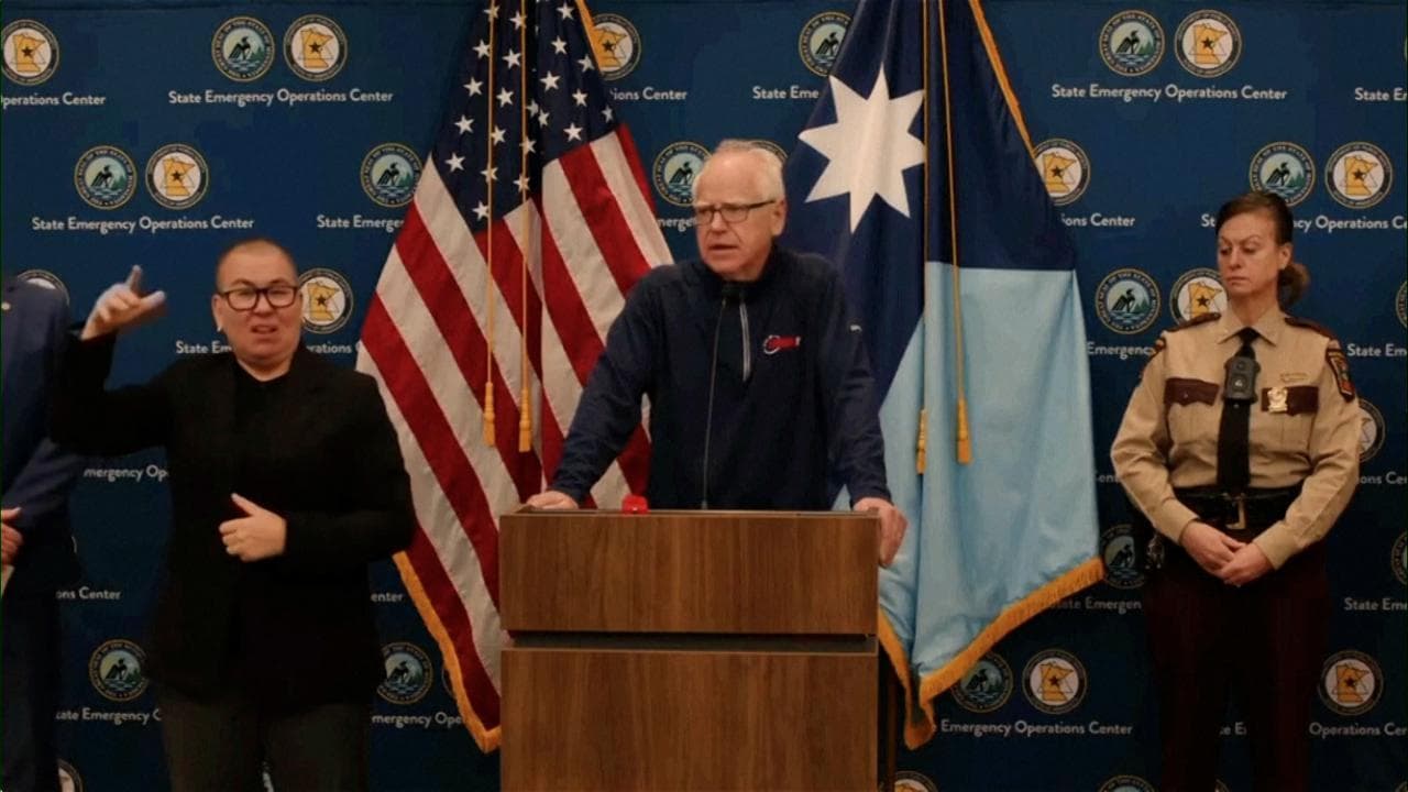 Minnesota, il governatore Walz: "Trump minaccia la sicurezza e governa come in un reality show"