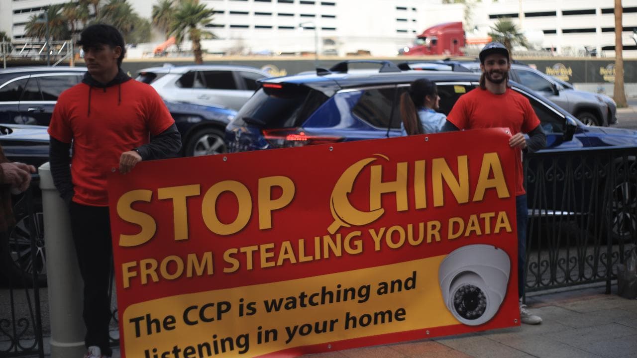 Las Vegas, protesta al Ces contro le telecamere cinesi: "I dati americani devono restare negli Usa"