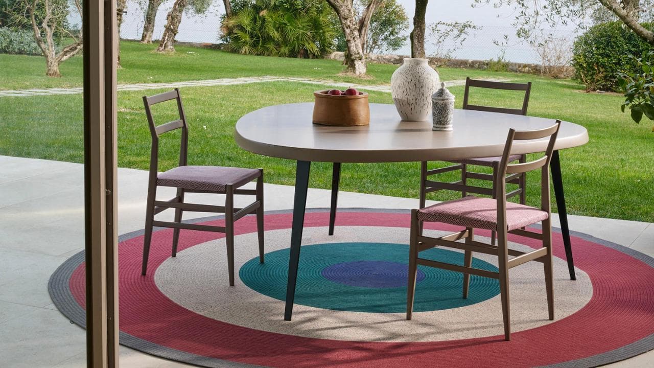 Sedia Leggera Outdoor della collezione Cassina Outdoor, con struttura in acciaio inossidabile austenitico, rilettura dello storico modello di Gio Ponti (foto&nbsp;Valentina Sommariva)
