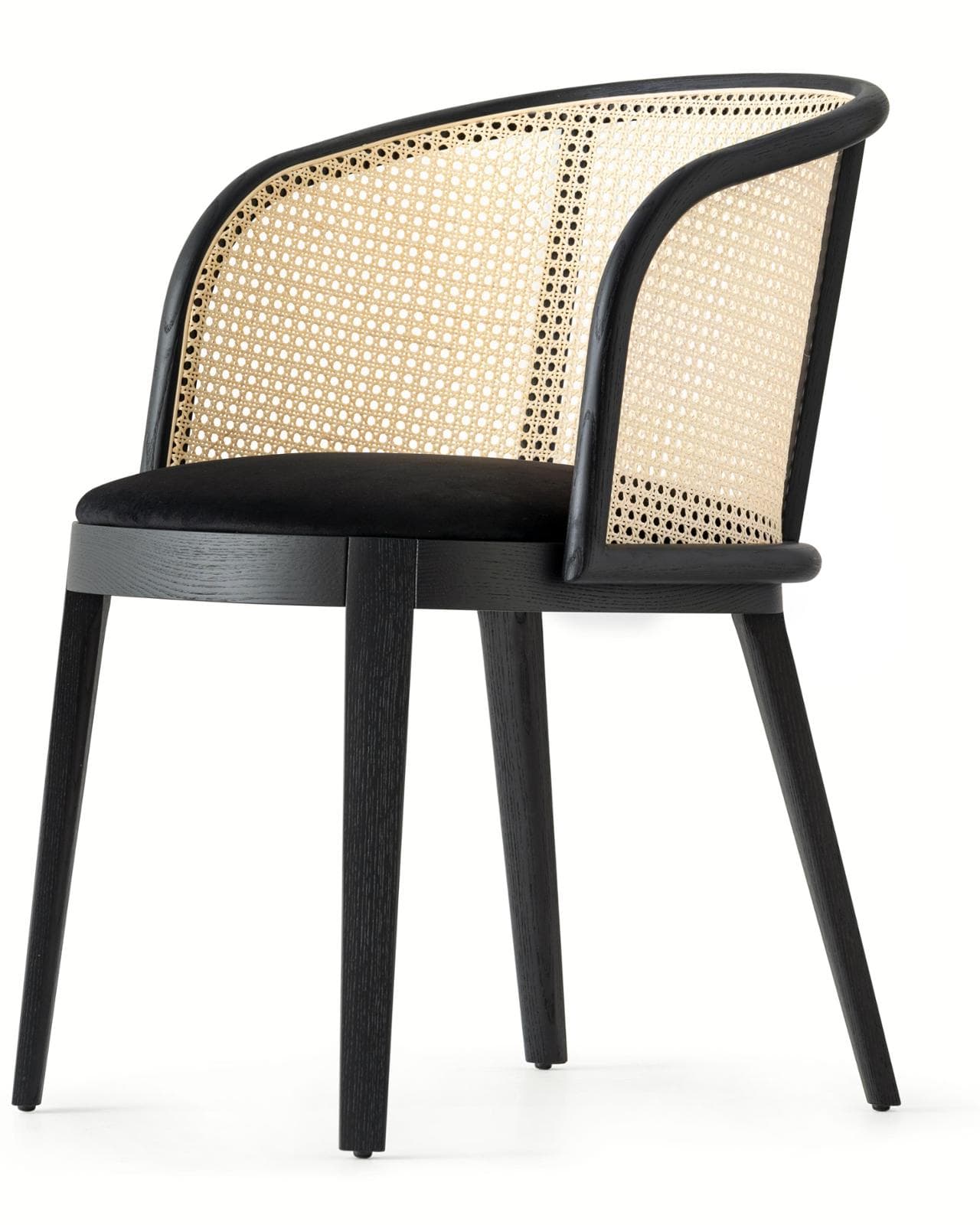 La poltroncina Adel di Calligaris, design Buratti, in legno e paglia di Vienna
