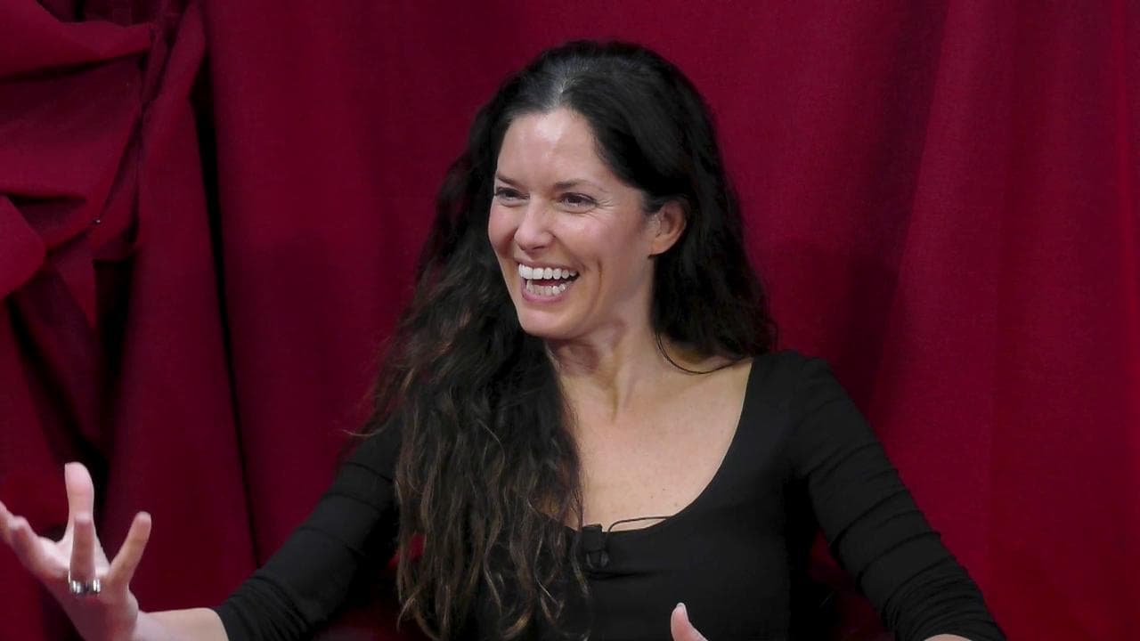 Arianna Porcelli Safonov: "Cosa facciamo per un selfie (o per dirlo), tic e manie dell’homo sapiens"