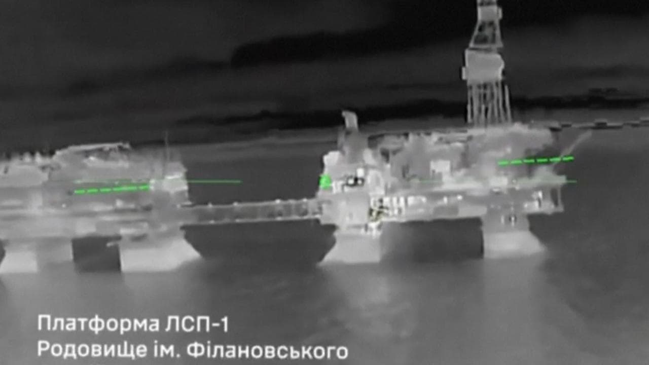 Russia, Kiev: "Colpite 3 piattaforme di perforazione della Lukoil nel Mar Caspio"