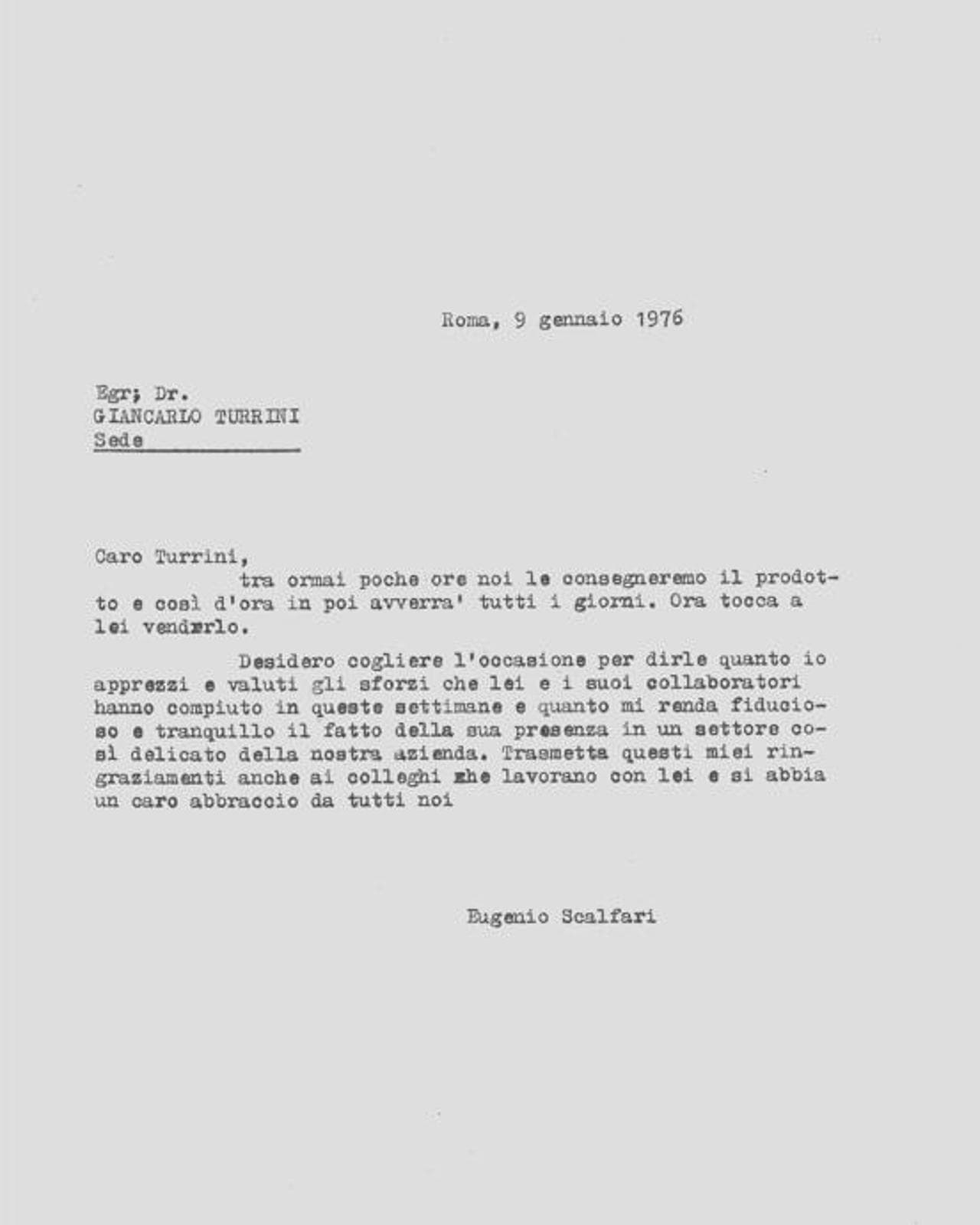 Un ordine di servizio e una lettera firmati da Eugenio Scalfari. Nelle note del direttore si respira il clima degli esordi