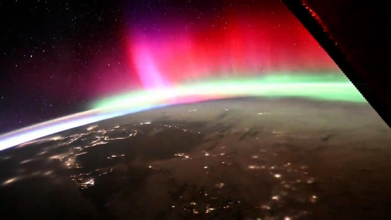 Spazio: lo spettacolo dell'aurora boreale che avvolge la Terra nel video dell'astronauta giapponese
