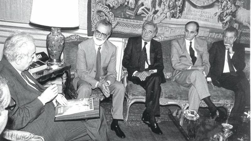 Eugenio Scalfari e Gianni Rocca presentano il nuovo settimanale al Presidente Francesco Cossiga