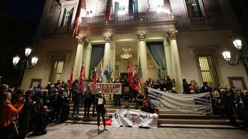 La manifestazione dei lavoratori della Fenice il 10 novembre a Venezia contro la nomina di Beatrice Venezi a direttrice musicale (in carica da ottobre 2026). agf