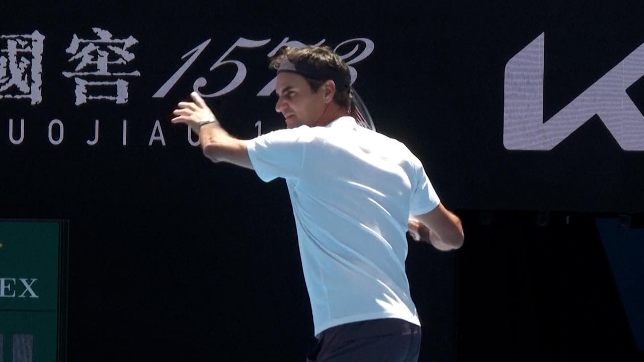 Australian Open, alla Rod Laver Arena torna in campo una leggenda: Roger Federer