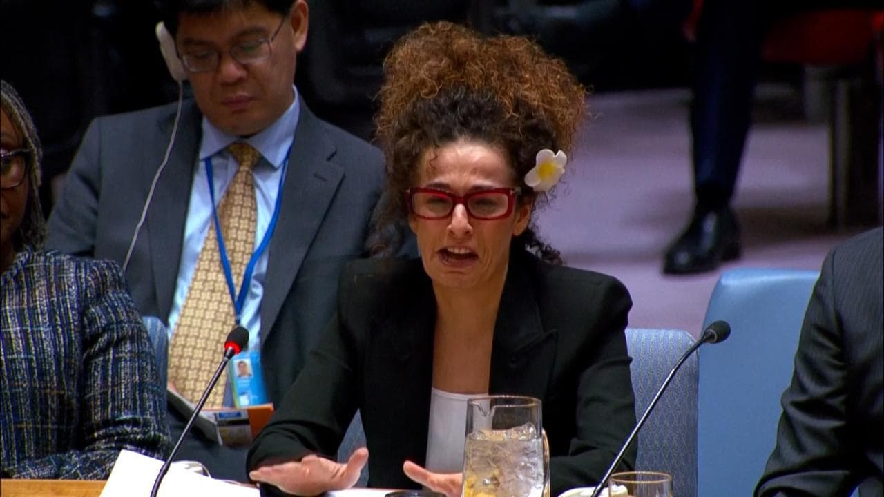 Iran, all'Onu il racconto delle vite spezzate dei manifestanti: la attivista scoppia in lacrime