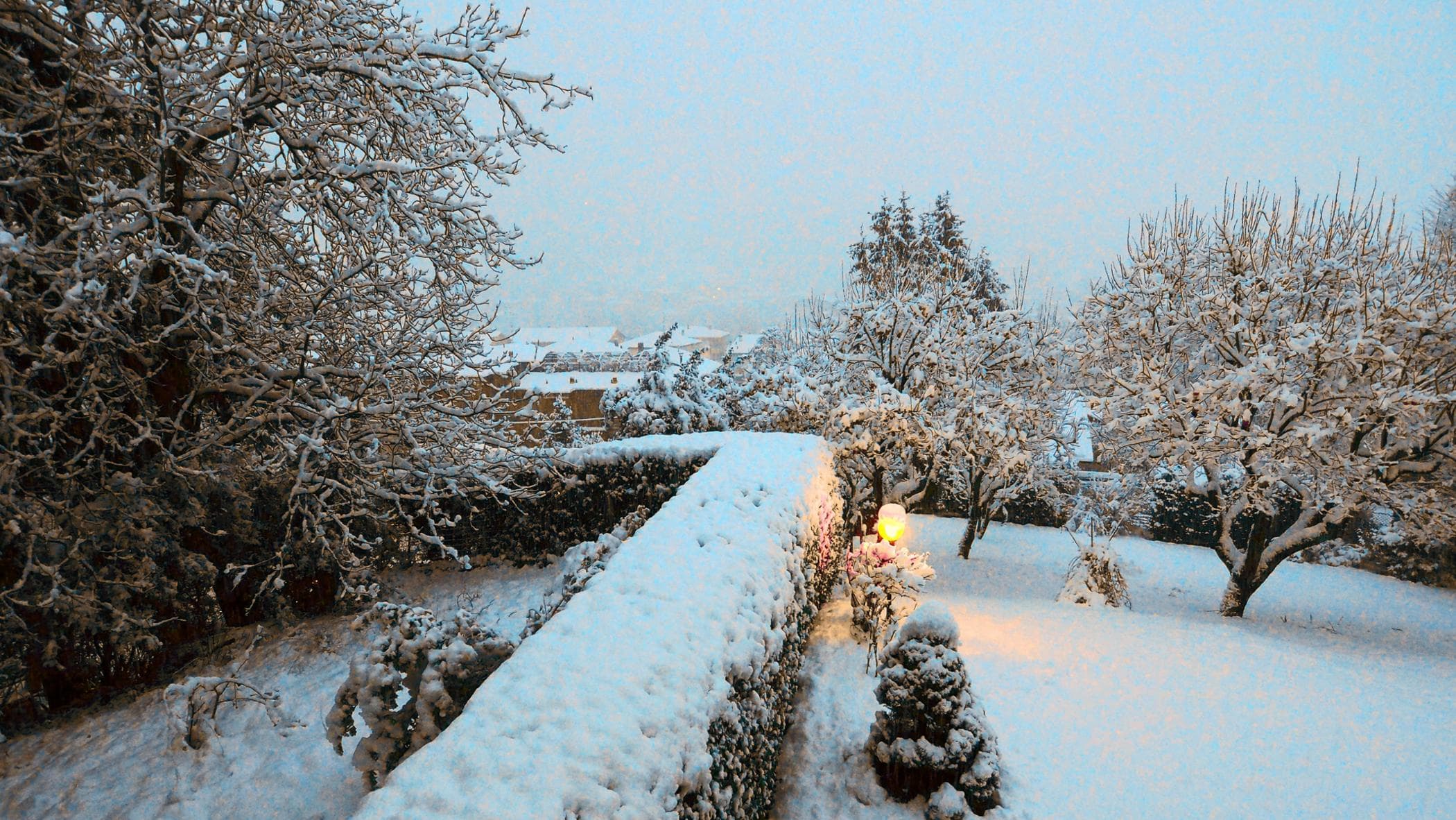 Hava tahmini, Piedmont'ta kar ve Büyük Adalar'a doğru aşırı fırtınalar