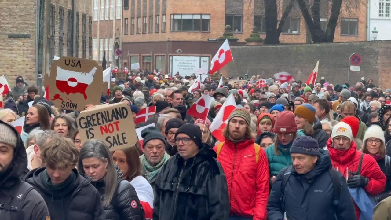 Groenlandia, a Copenaghen migliaia di manifestanti contro le minacce di Trump