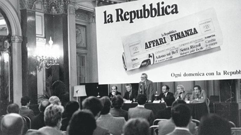 Eugenio Scalfari presenta la nuova creatura con Eraldo Gaffino, Carlo Caracciolo, Pietro Ottone, Gianni Rocca e il primo caporedattore di Affari&Finanza Maurizio Ricci