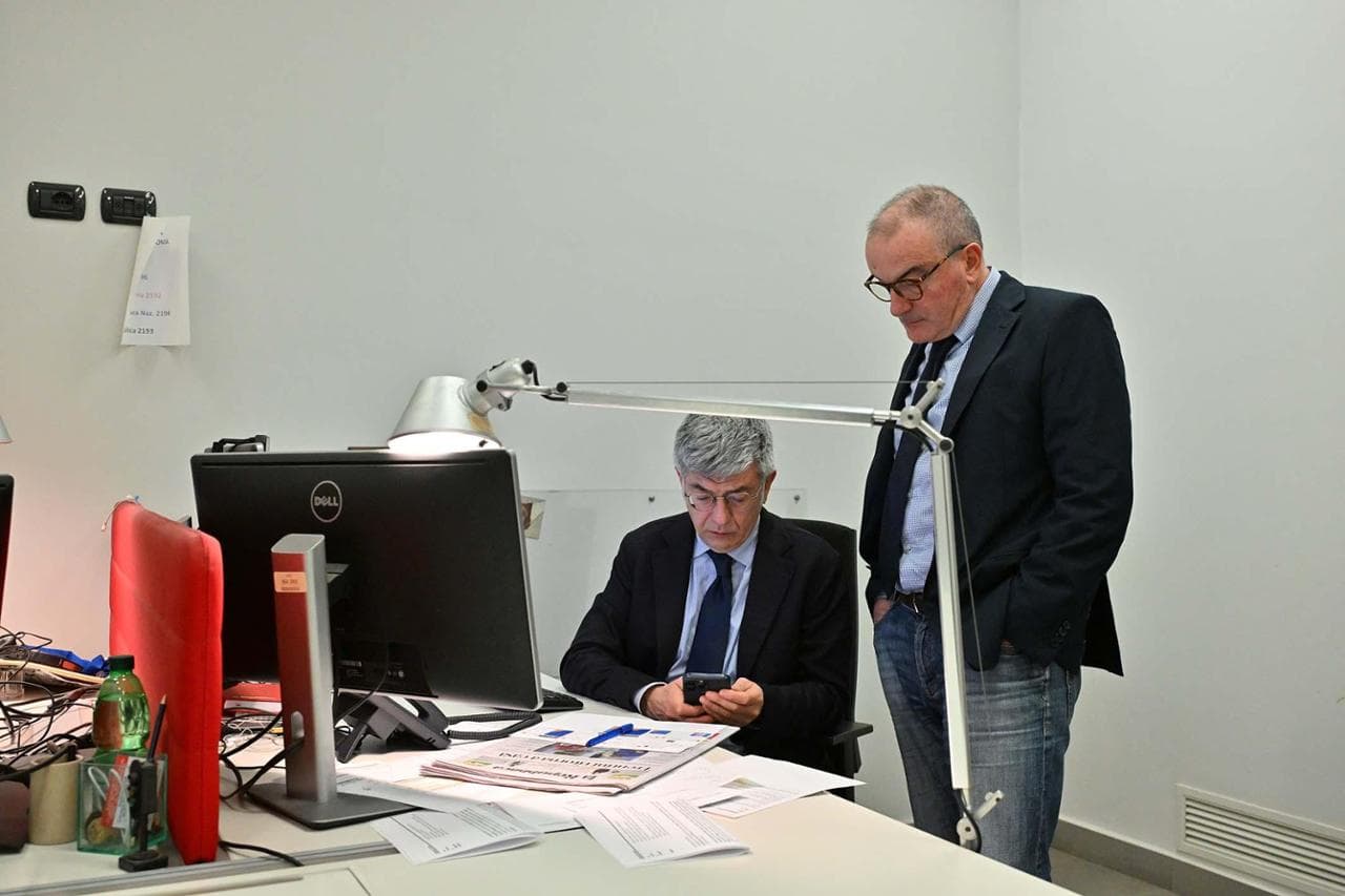 Ottavio Ragone, capo della redazione di Napoli, con Antonio Ferrara. Repubblica Napoli ha aperto 36 anni fa