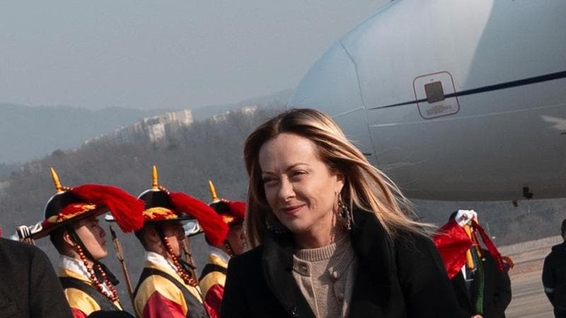 L'arrivo della Presidente del Consiglio&nbsp;Giorgia Meloni nella Repubblica di Corea.
