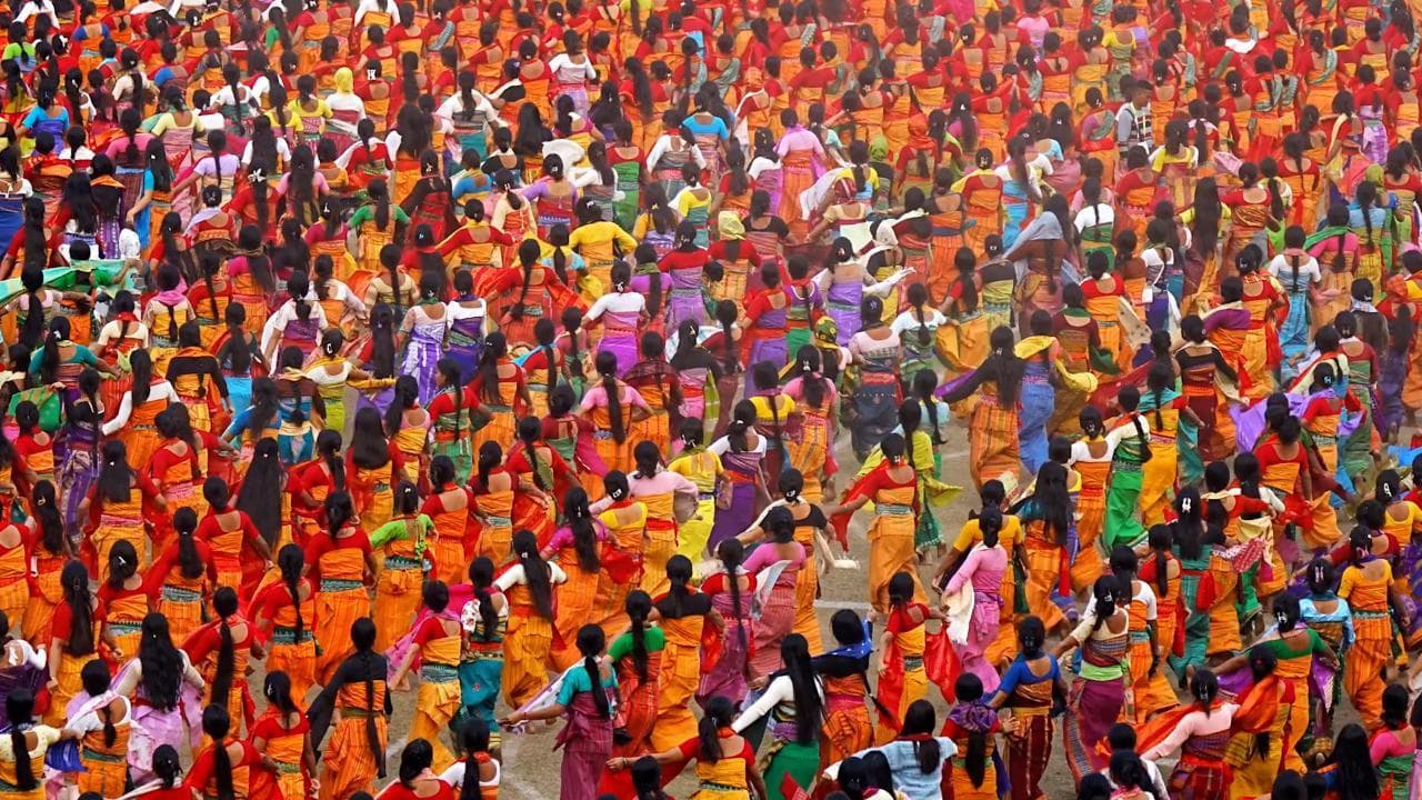 India, in 10mila alla spettacolare "danza delle farfalle" per celebrare la forza della natura