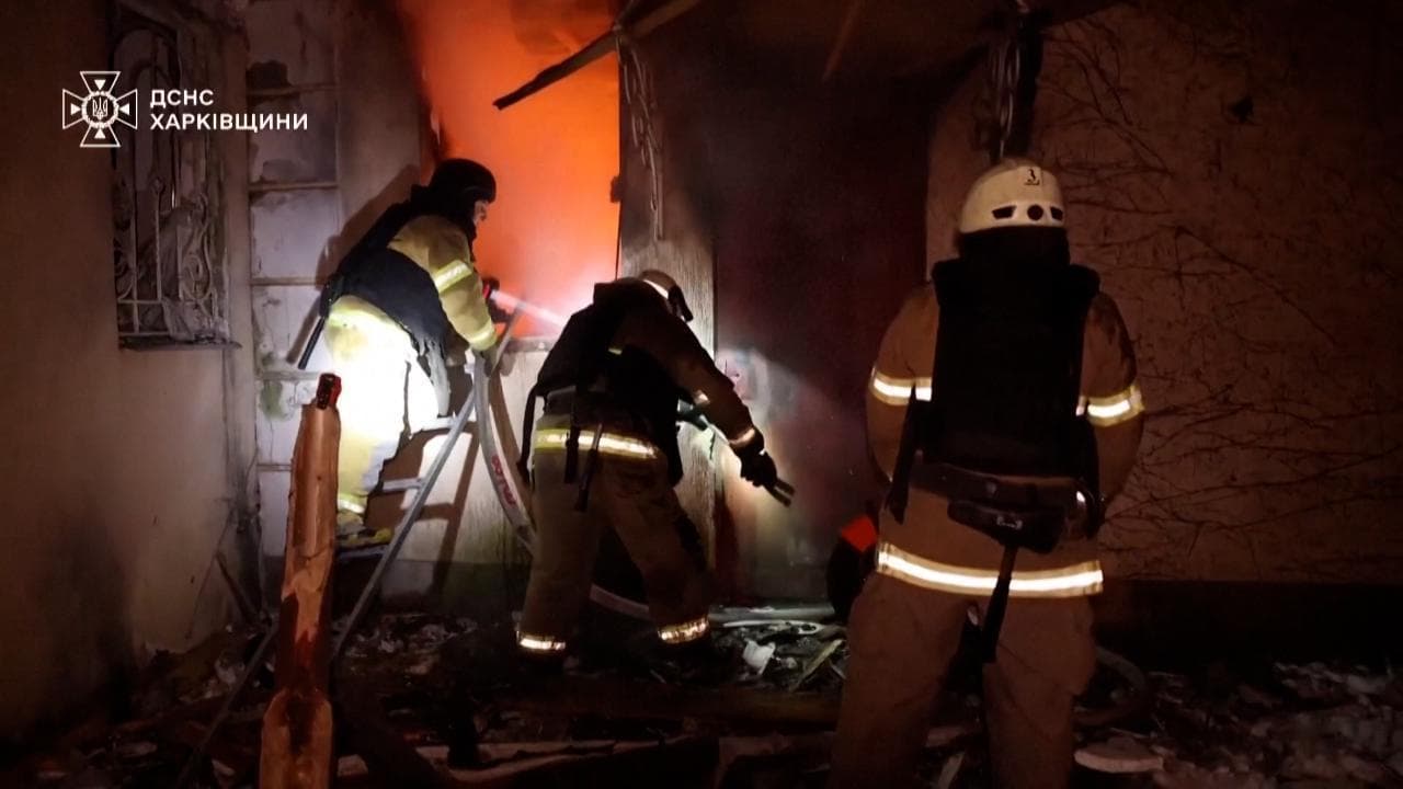 Ucraina, drone russo colpisce un palazzo residenziale a Kharkiv: morta una donna