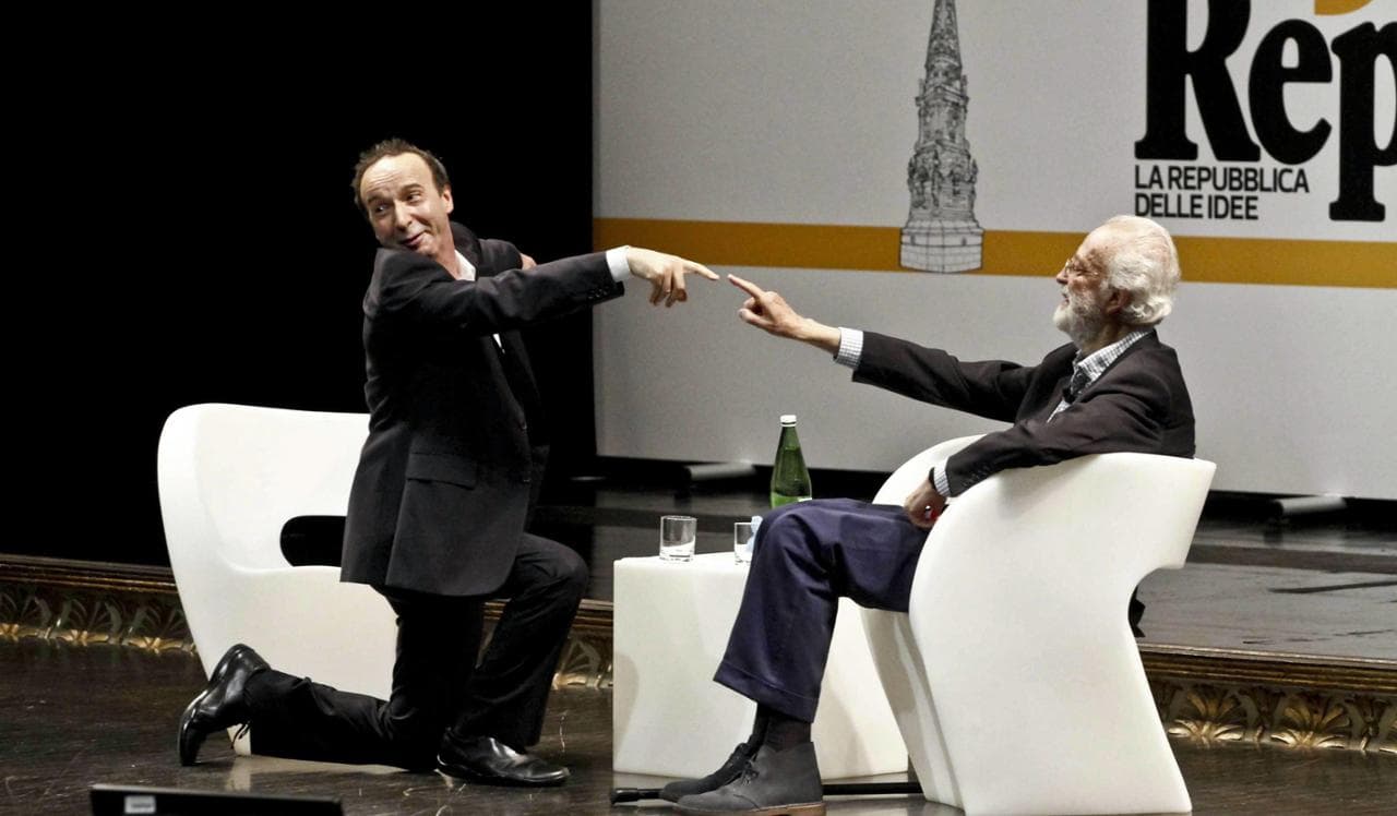 Nel 2014 Roberto Benigni invita Scalfari a mimare la Cappella Sistina