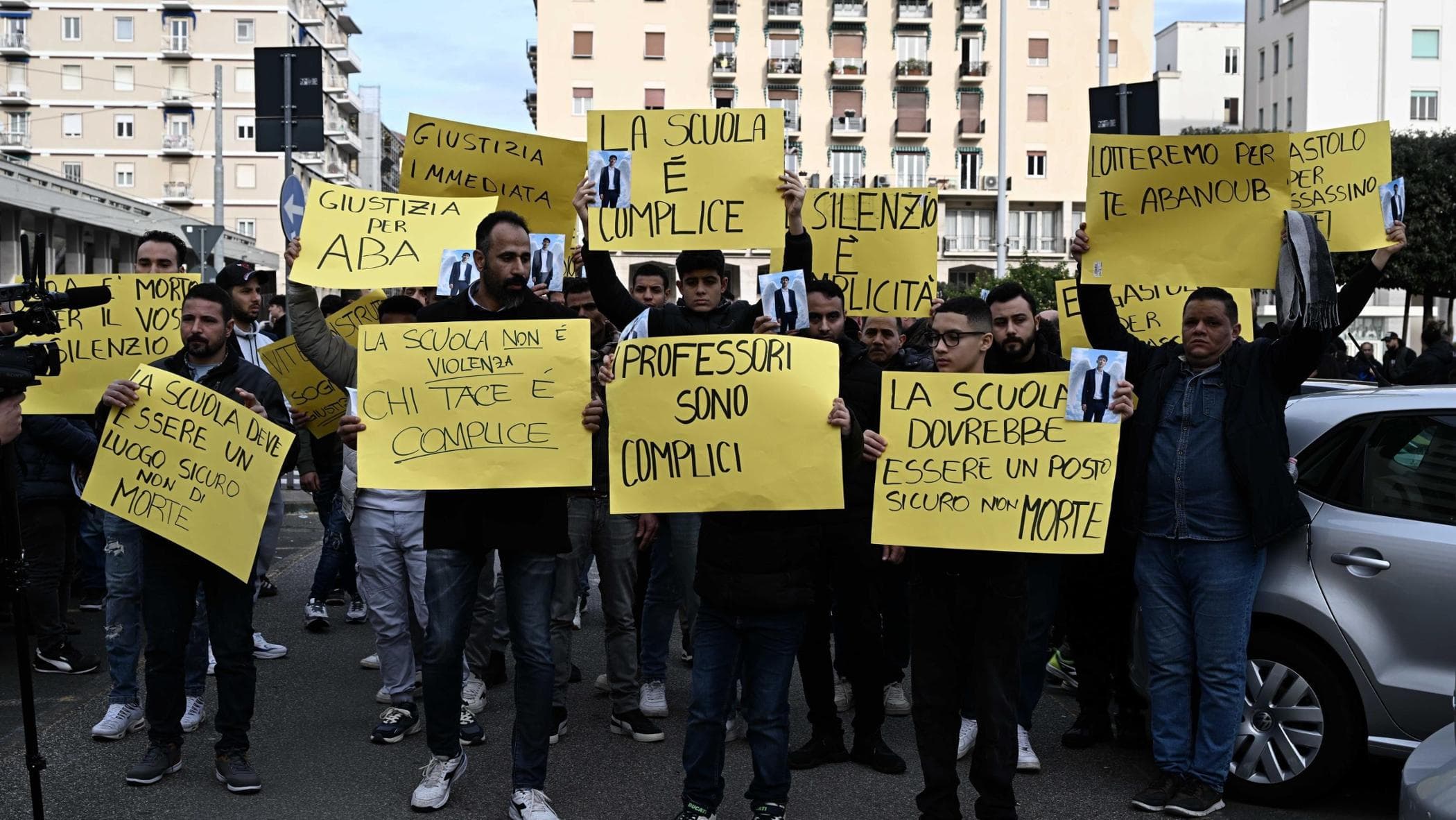 Sicurezza, Meloni pensa al decreto la Lega: stretta sui giovani stranieri