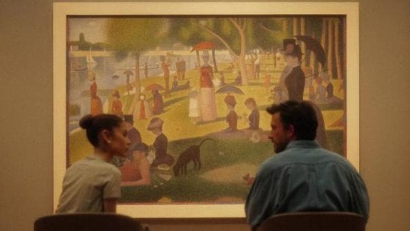Ariana Grande con Jonathan Bailey davanti al dipinto di Georges Seurat (foto da Instagram)