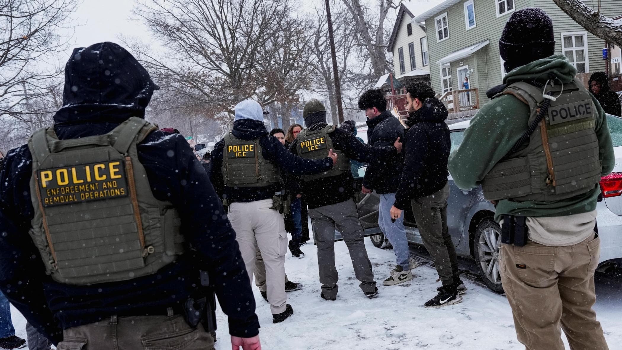 Assedio a Minneapolis, tra arresti e provocazioni: “Il governo ci invade”