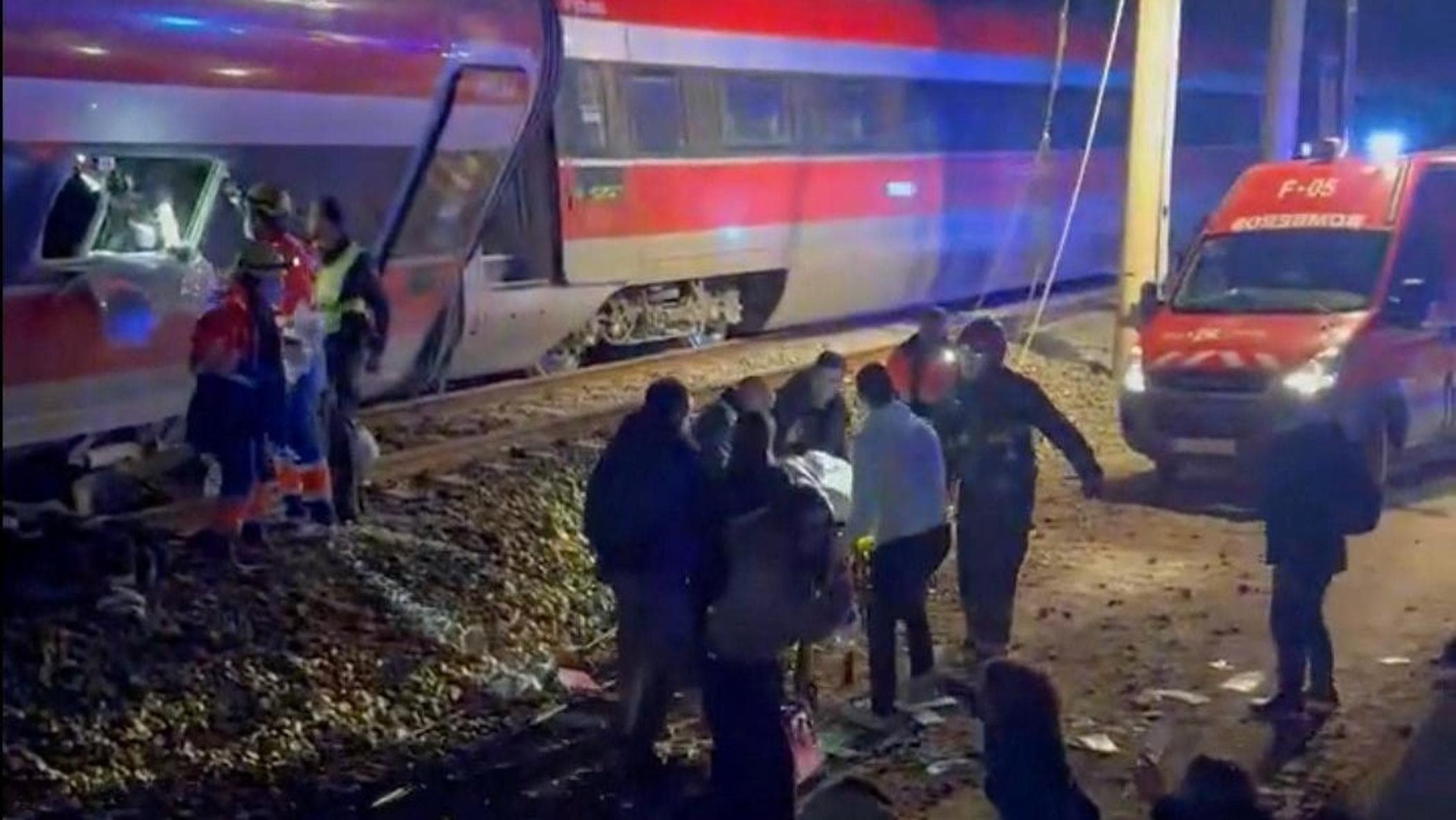 Spagna, deragliano due treni vicino Cordova: 5 vittime e feriti