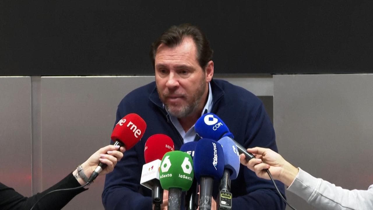 Scontro treni Spagna, il ministro dei Trasporti: "Incidente su un rettilineo, difficile da spiegare"
