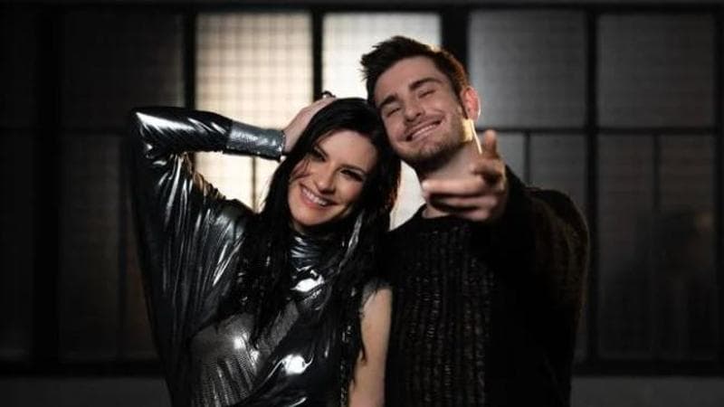 Pausini canta "Due vite" e scoppia il caso: i fan di Mengoni attaccano, lo staff della cantante replica