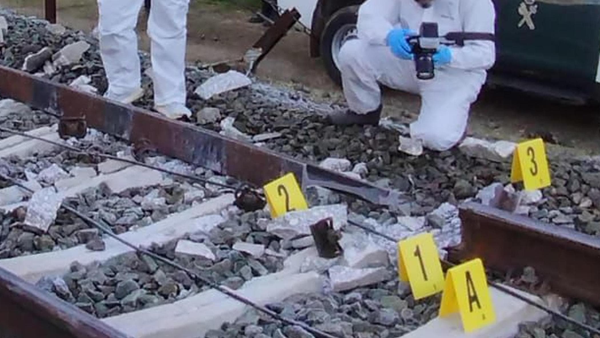 Incidente ferroviario in Spagna. Disastro in venti secondi, la pista del giunto rotto