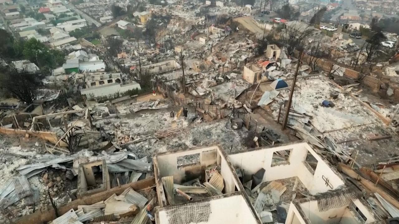 Cile, come una bomba nucleare: le devastazioni degli incendi riprese nelle immagini aeree