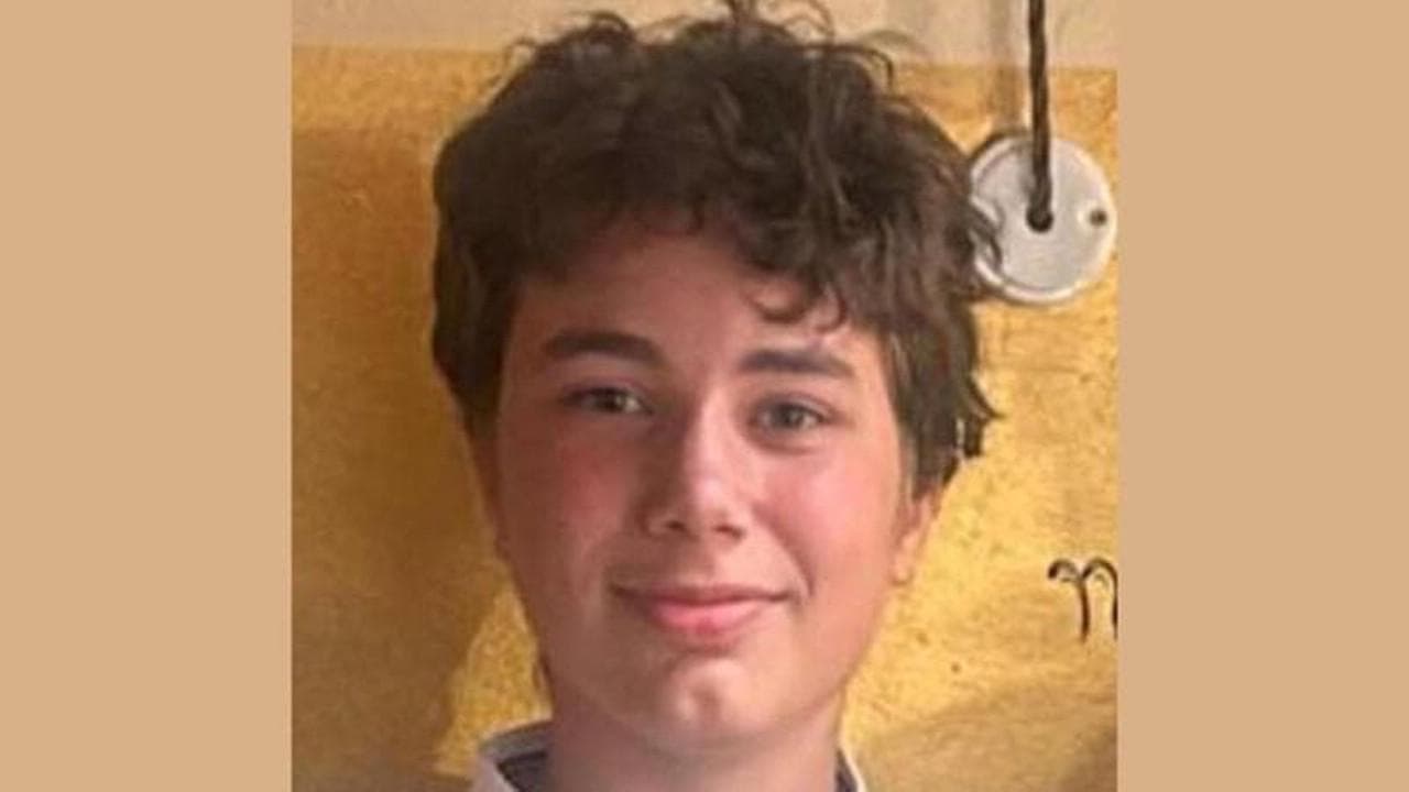 Ragazzino scomparso, si indaga per sottrazione di minore: lo avrebbero visto salire su un’auto