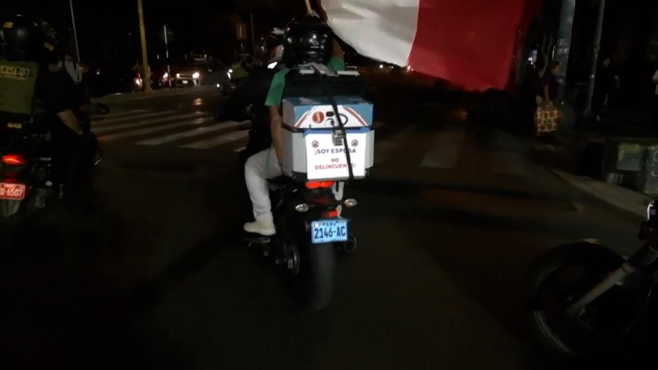Perù, la protesta dei motociclisti contro la legge che vieta di andare in due