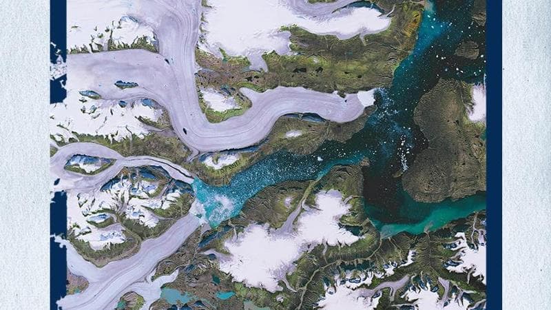 I ghiacciai di Scoresby Sund, in Groenlandia. Di una lunghezza di 350 km, Scoresby Sund è il fiordo più lungo del mondo e uno dei più profondi (oltre 1500 m). Autore: Agenzia spaziale europea, Monja Šebela, Sentinel-2. Fonte