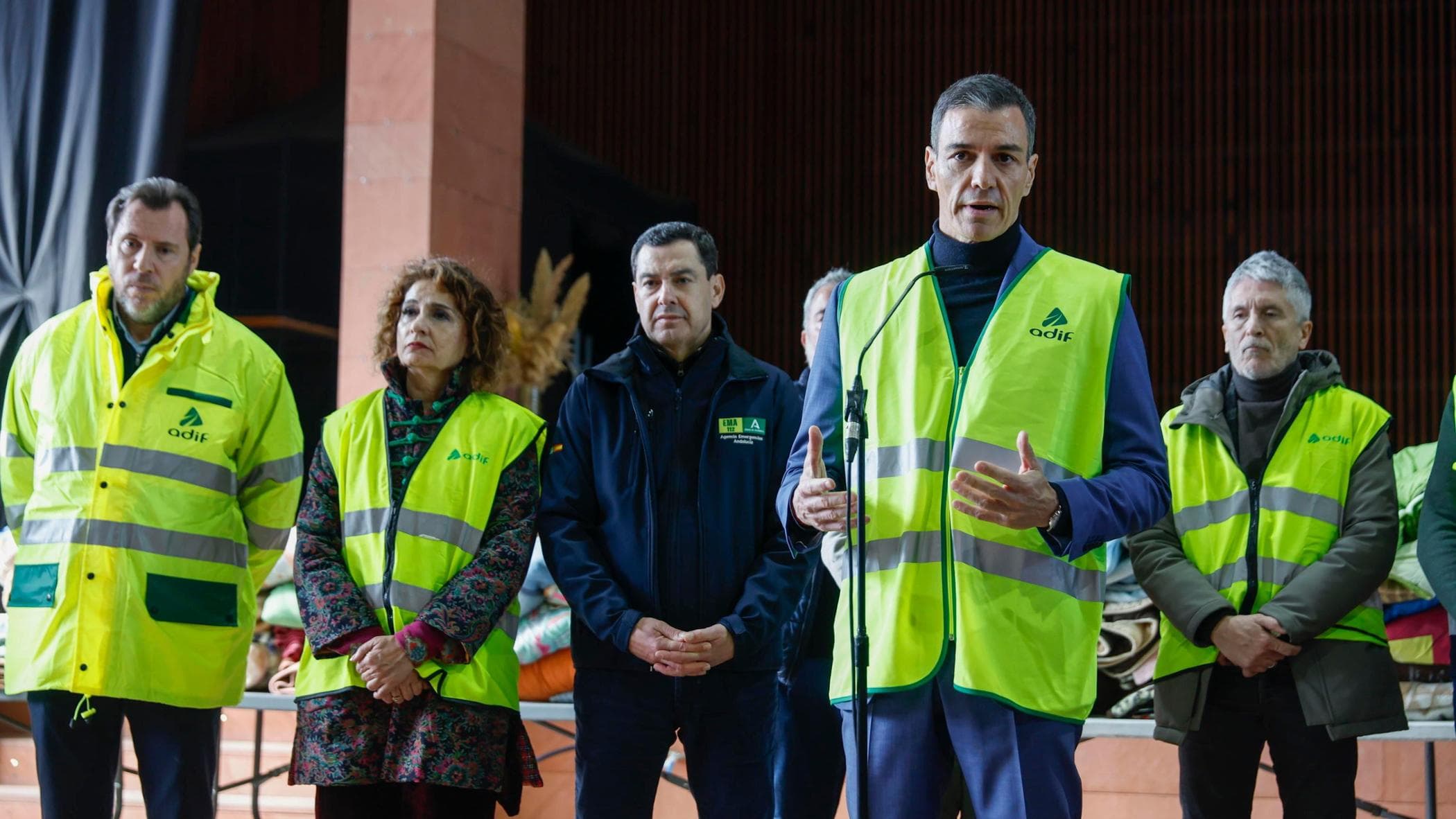 Spagna, dopo gli incidenti ai treni Sánchez finisce nel mirino: proclamati tre giorni di sciopero