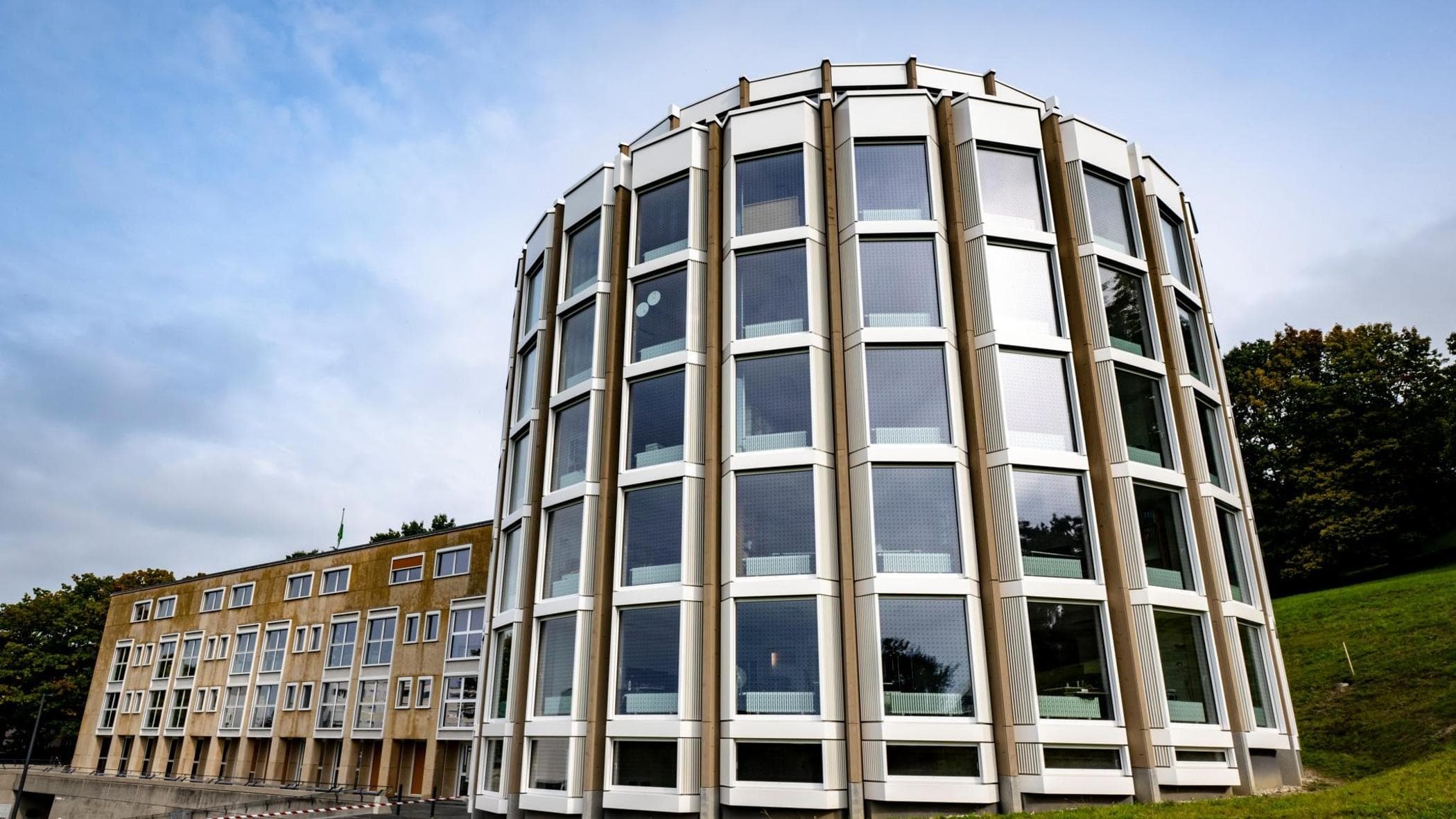 Il riciclaggio del denaro sporco dei clan romani, arrestato in Svizzera il consulente dei Senese