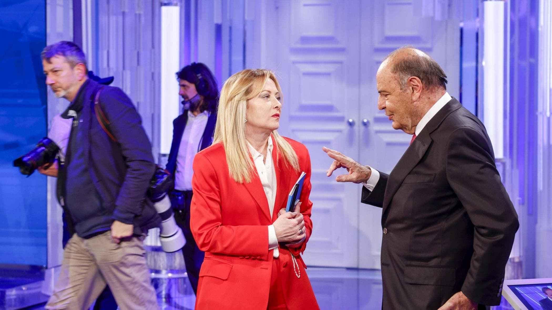 Ascolti tv, flop per lo speciale “Porta a porta” per i 30 anni del talk show di Vespa