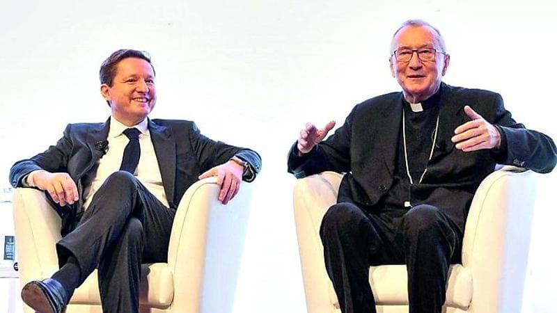 Il segretario di Stato vaticano Piero Parolin con il presidente dell’Osservatorio for independent thinking Andrea Ceccherini