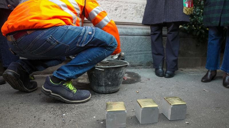 MILANO - Posa di 14 nuove Pietre d'Inciampo, iniziativa che rientra nell'ambito delle celebrazioni del Giorno della Memoria

