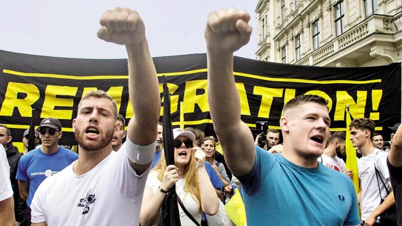 Il raduno anti migranti che imbarazza l’Afd. “Cacciamone milioni”