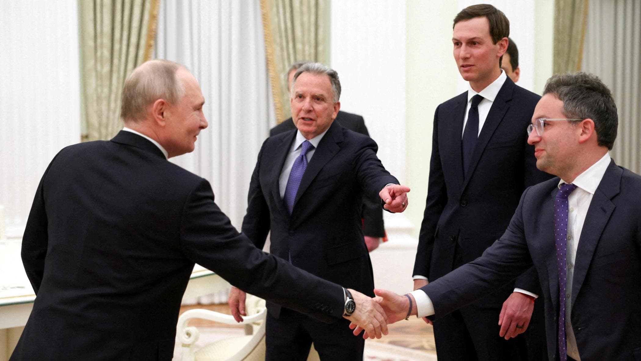 Il trilaterale di Abu Dhabi: “Oggi primo faccia a faccia tra Russia, Ucraina e Usa”