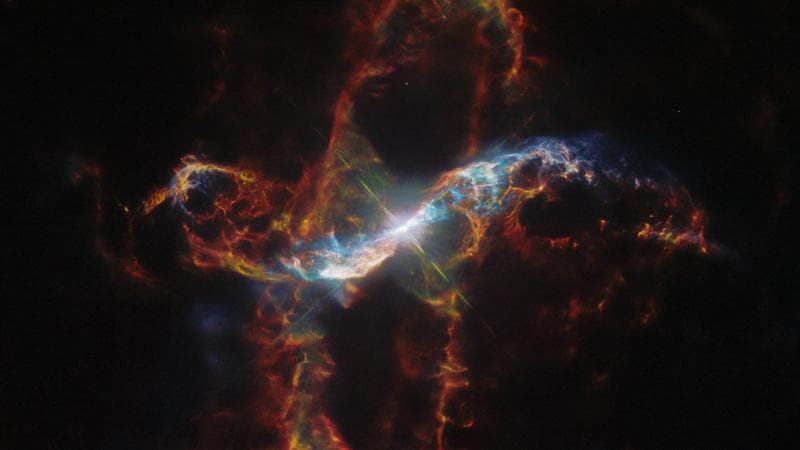 Un sistema binario osservato da Hubble. NASA, ESA, M. Stute, M. Karovska, D. de Martin & M. Zamani (ESA/Hubble)