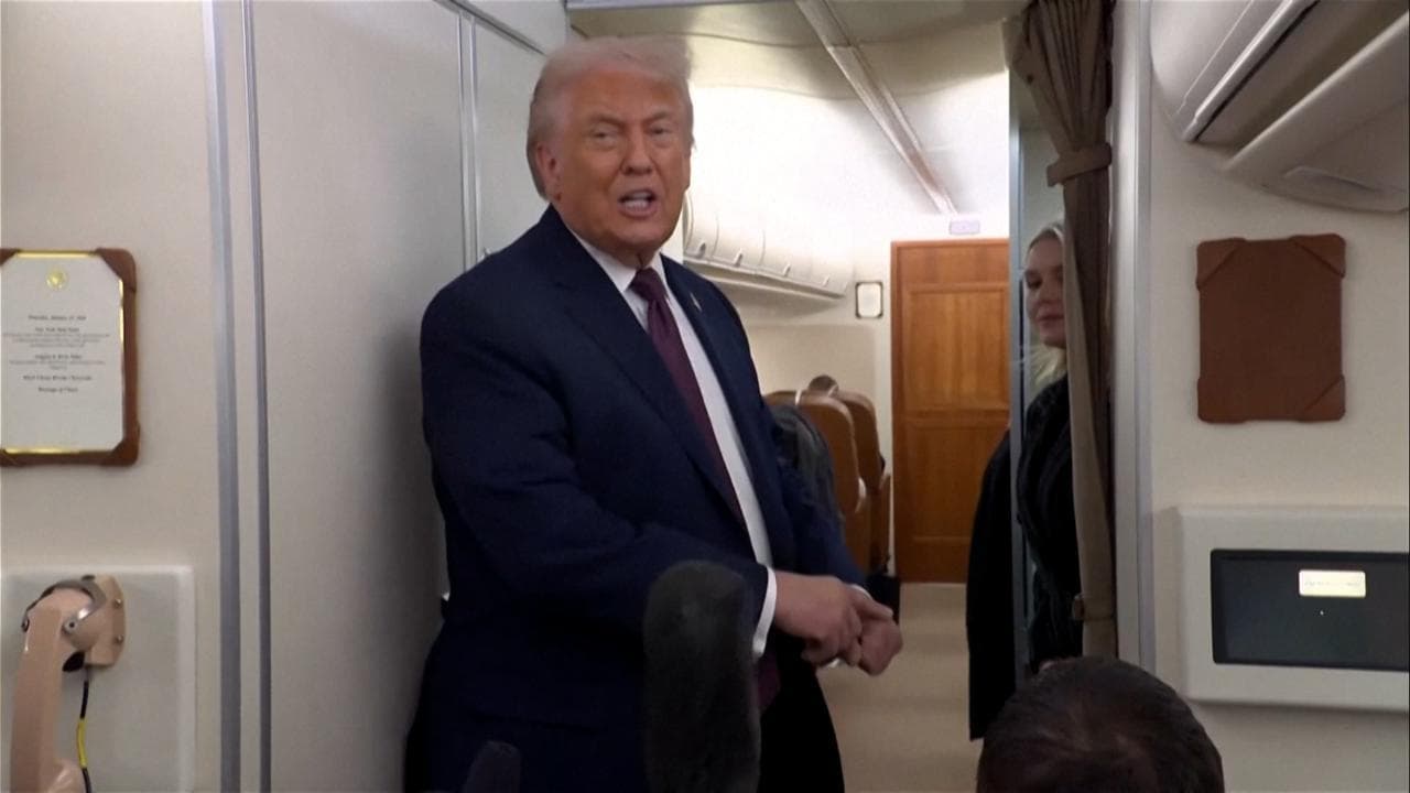 Trump e il livido sulla mano: "L'ho sbattuta contro un tavolo, ematoma a causa dell'aspirina"