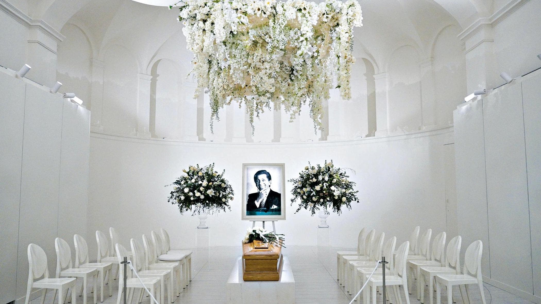 Valentino, i funerali del re della moda oggi alle 11 a Roma: attesa per le star internazionali