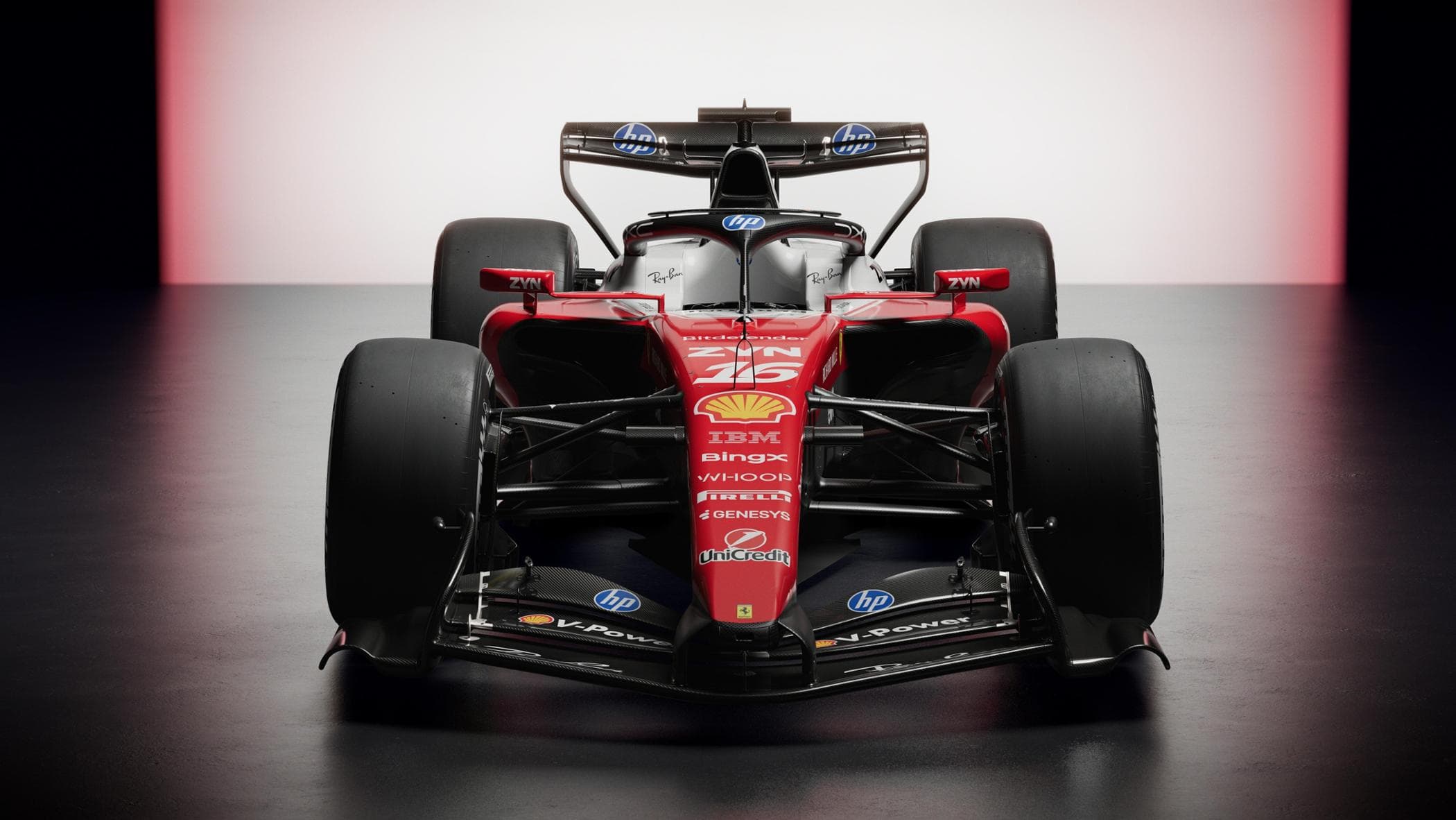 Rossa con tanto bianco, torna la vernice lucida: ecco la nuova Ferrari per il Mondiale 2026