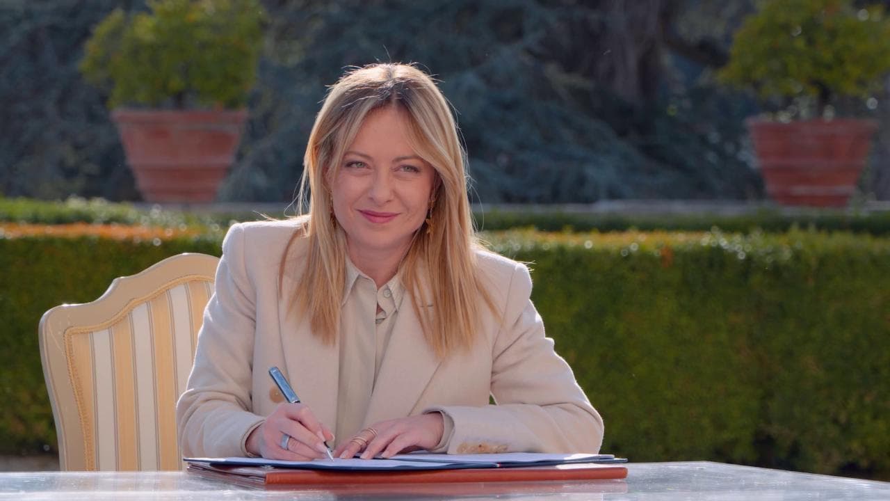 Meloni e Merz firmano accordo bilaterale di difesa: la cerimonia a Villa Pamphili