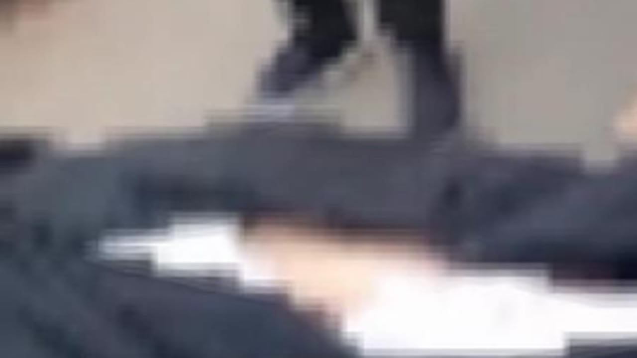 "Dove sei Sepehr?": un padre piange mentre cerca il figlio tra i cadaveri della repressione in Iran