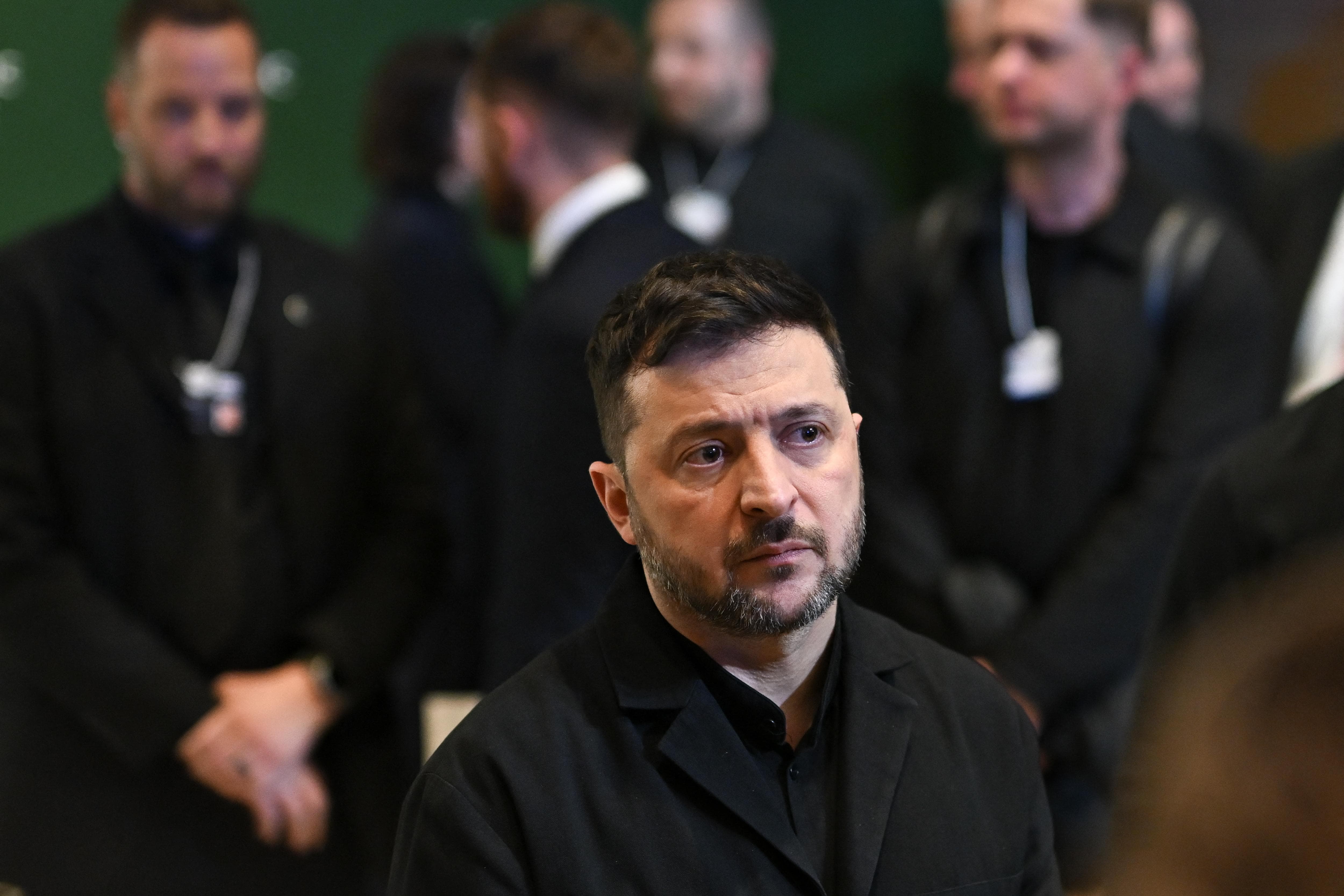 L’Ue replica alle critiche di Kiev: “Incredibili, da noi 200 miliardi”